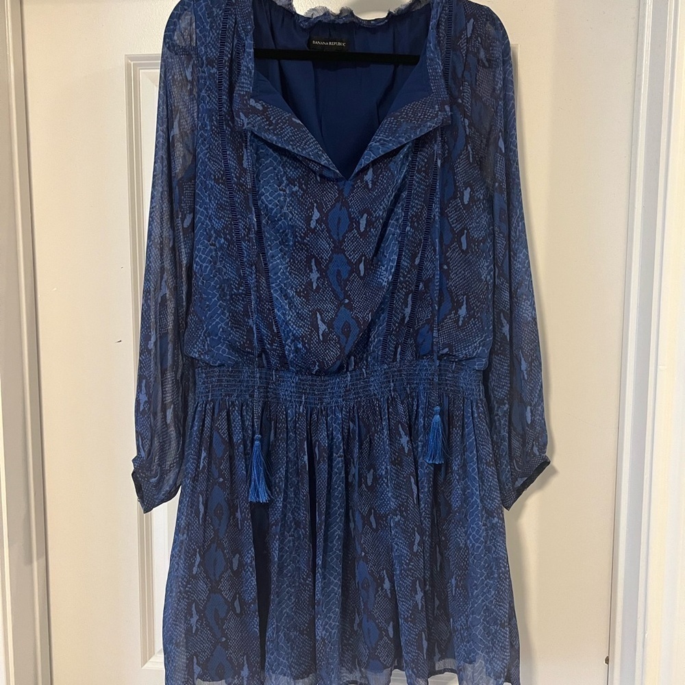 Banana Republic snake print smocked drop waist tassel tie neck mini dress - Picture 2 of 5